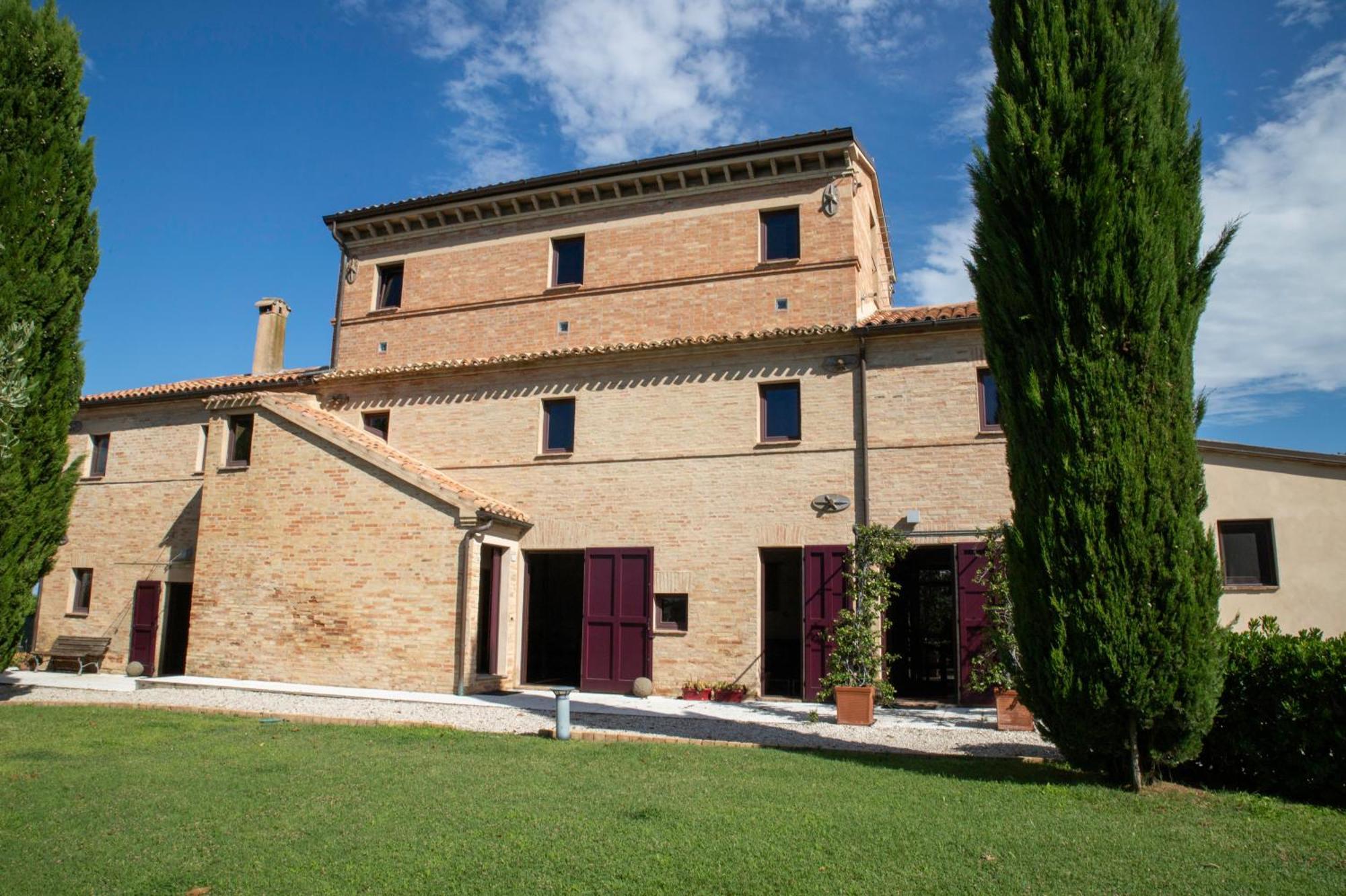 Casali Marchigiani - Ville Vacanza Private Con Piscina Ostra Eksteriør billede